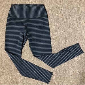 SOLD🖤Glyder black and silver stripe leggings